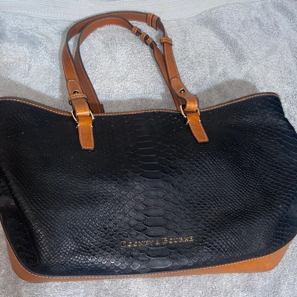 Dooney & Bourke Tote